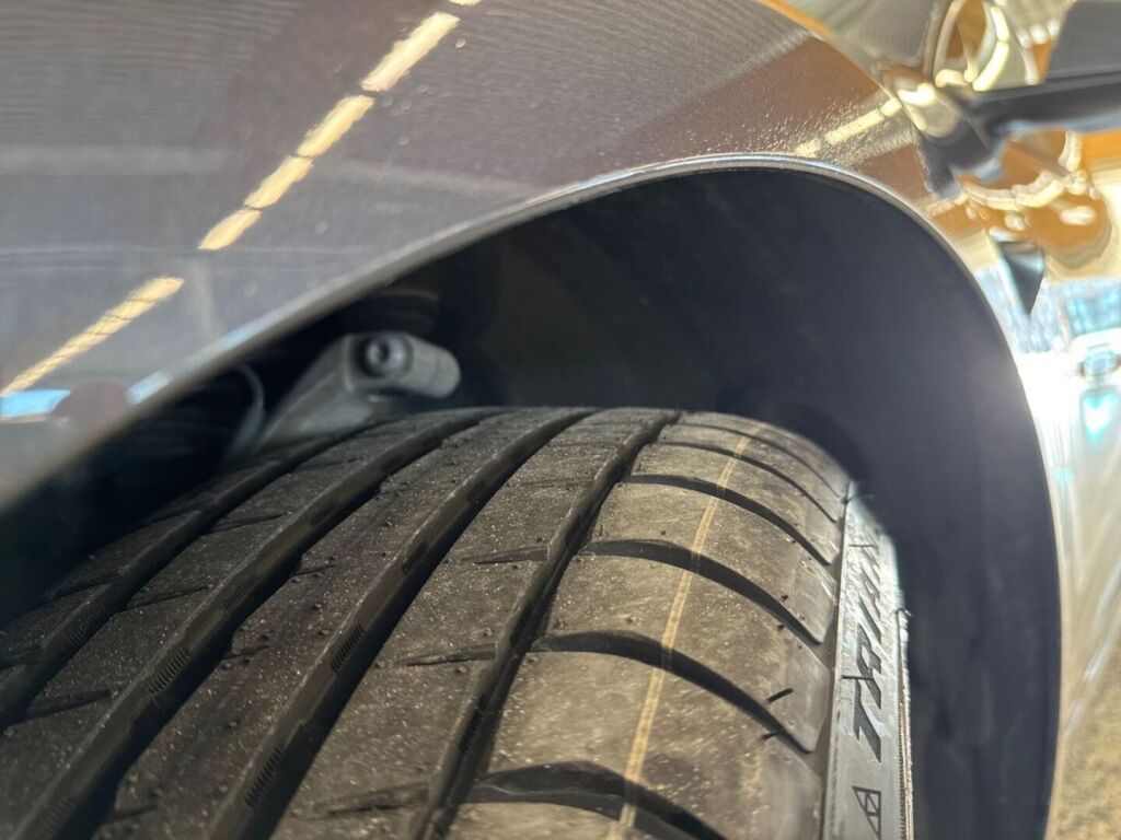 Tesla Model 3 2023 Harmaa