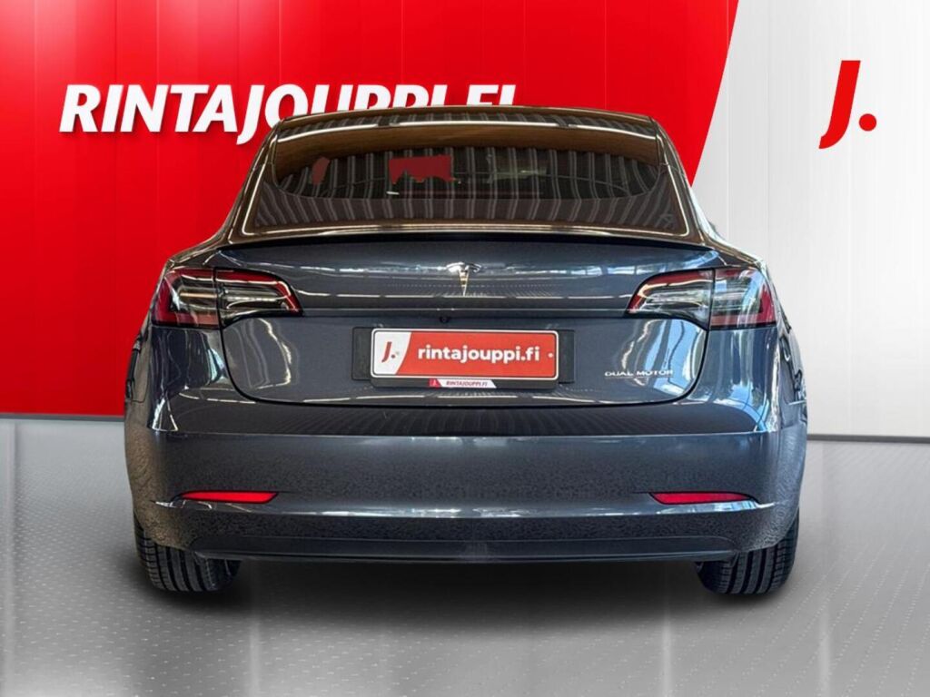 Tesla Model 3 2023 Harmaa