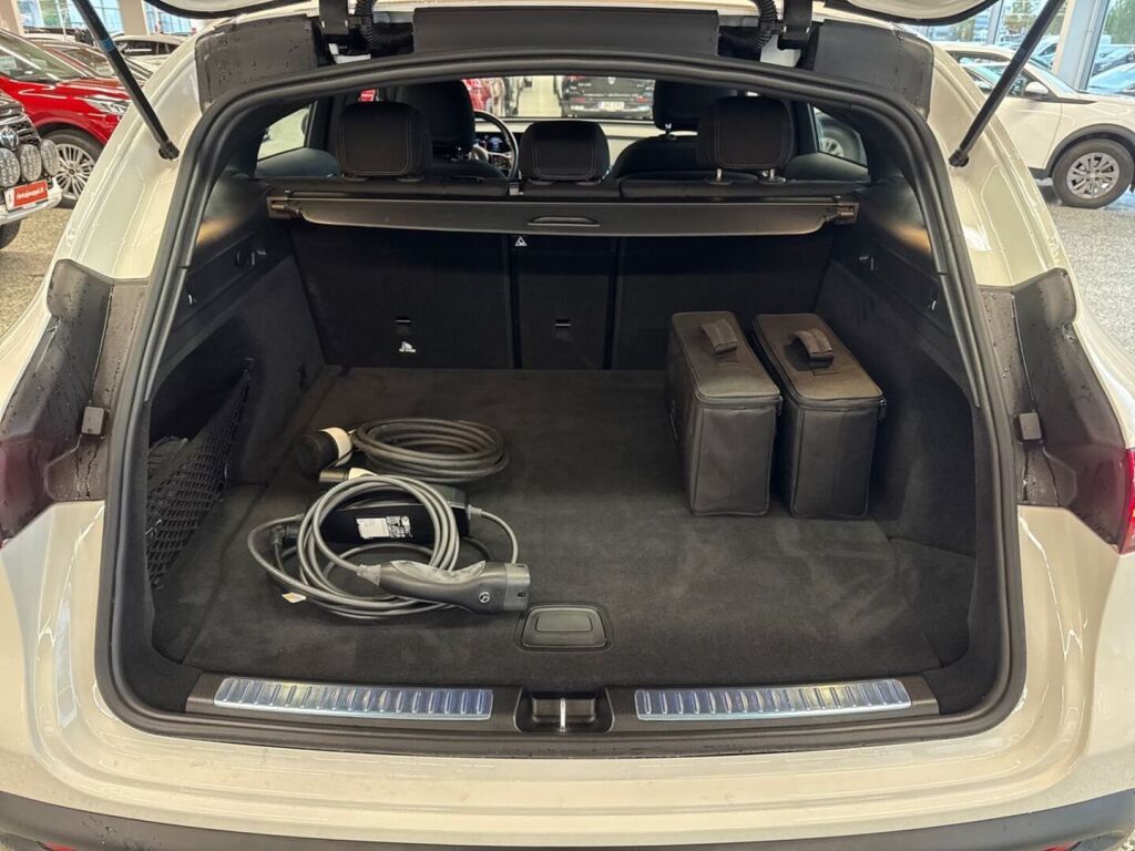 Mercedes-Benz EQC 2022 Valkoinen