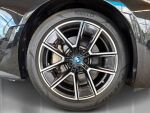 BMW i4 2024 Musta (Black Sapphire Metallic)
