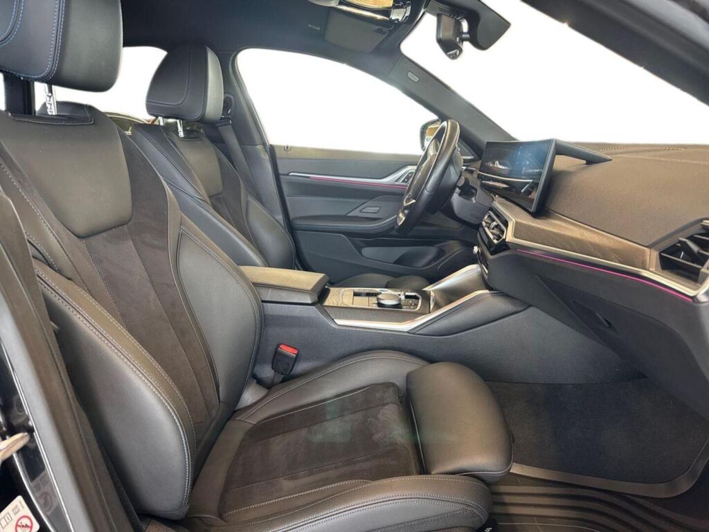 BMW i4 2024 Musta (Black Sapphire Metallic)