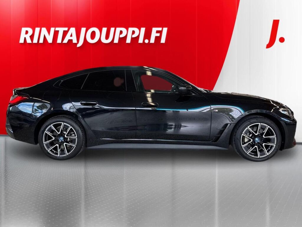 BMW i4 2024 Musta (Black Sapphire Metallic)