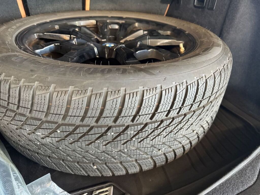 BMW iX3 2021 Harmaa (Sophisto Grey)