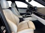 BMW 545 2021 Musta (Black Sapphire Metallic)