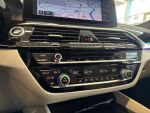 BMW 545 2021 Musta (Black Sapphire Metallic)
