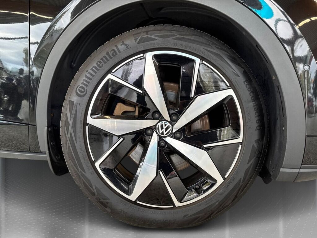 Volkswagen ID.4 2023 Musta