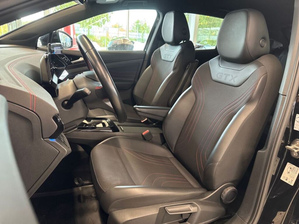 Volkswagen ID.4 2023 Musta