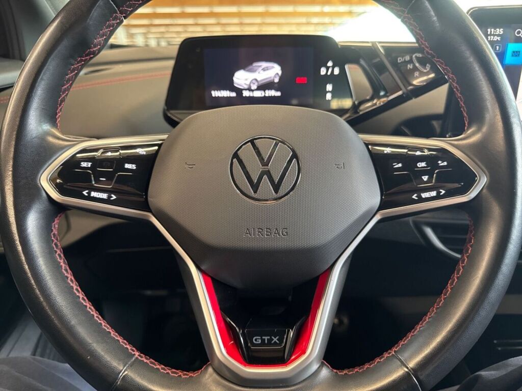 Volkswagen ID.4 2023 Musta