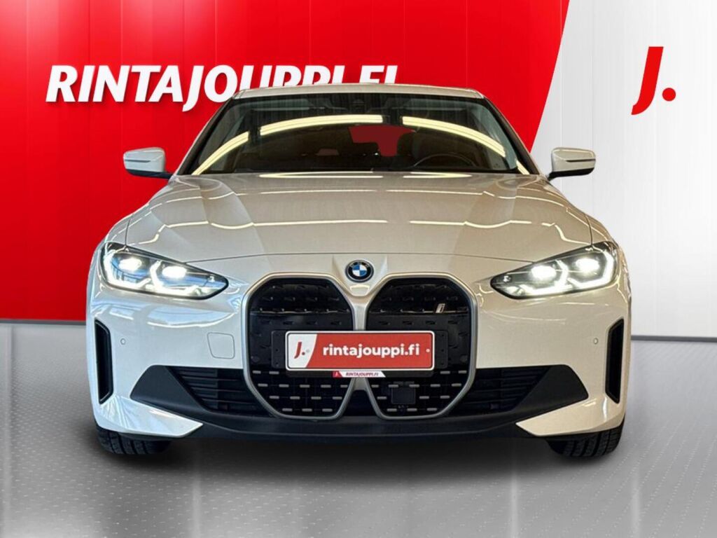 BMW i4 2023 Valkoinen