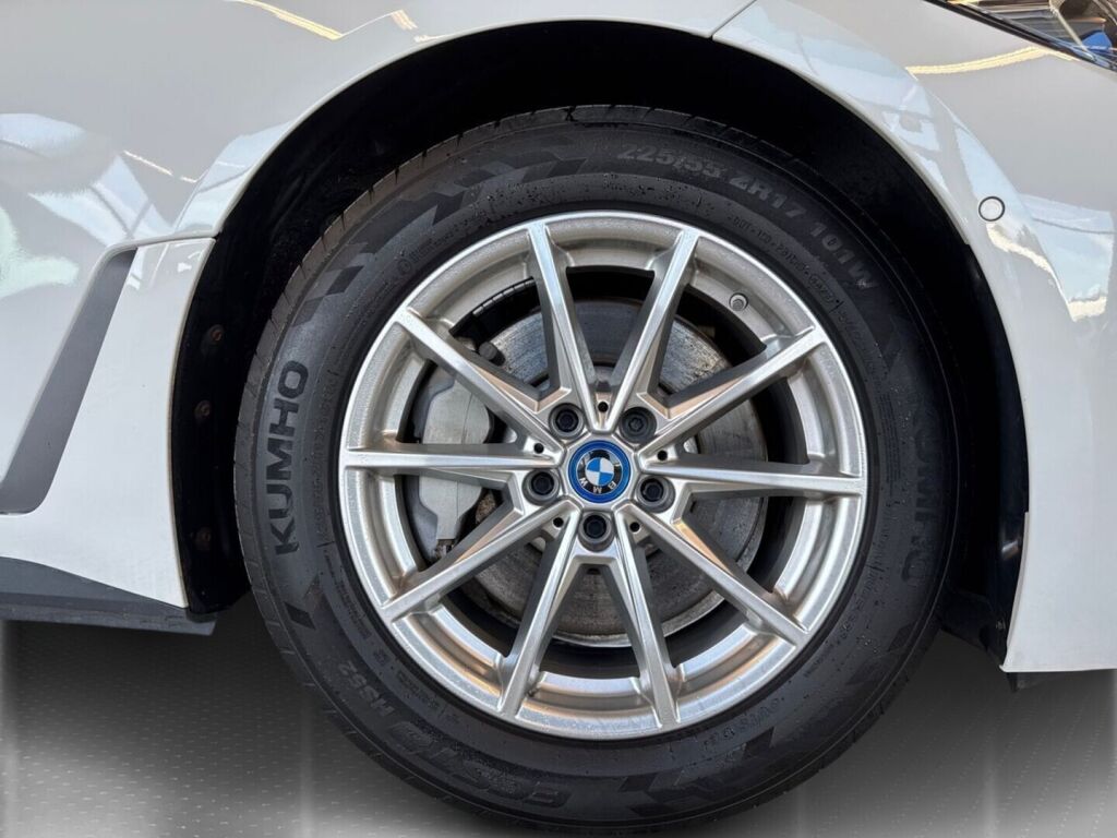 BMW i4 2023 Valkoinen