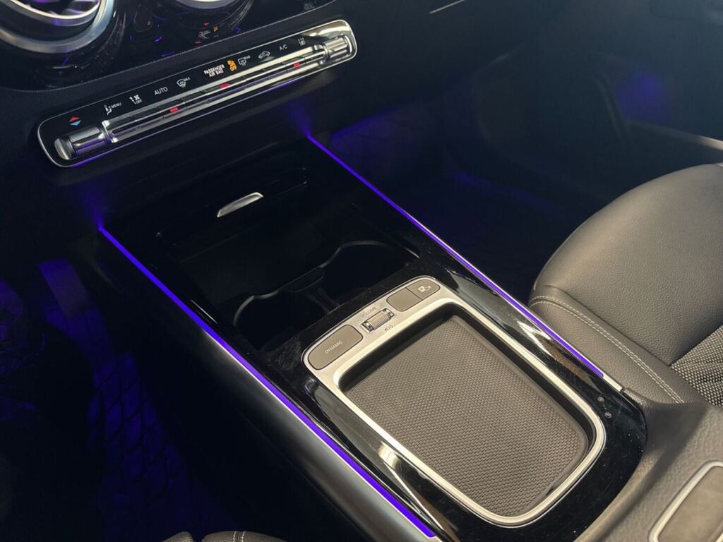 Mercedes-Benz EQA 2025 Musta (Night Black)