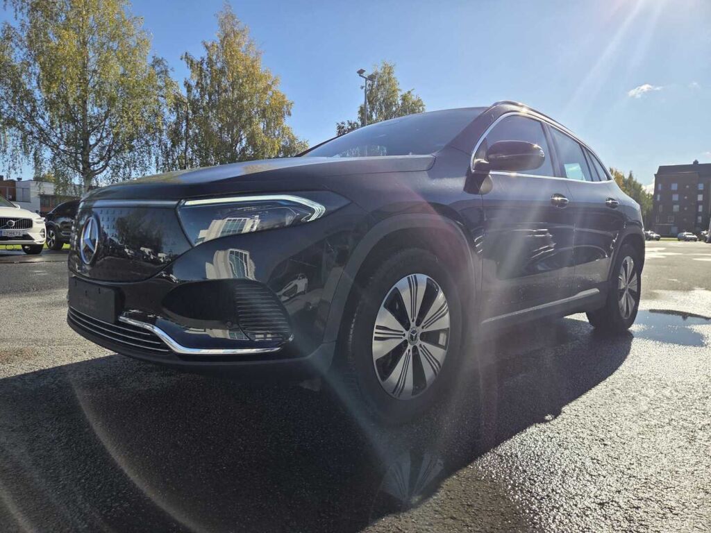 Mercedes-Benz EQA 2025 Musta (Night Black)