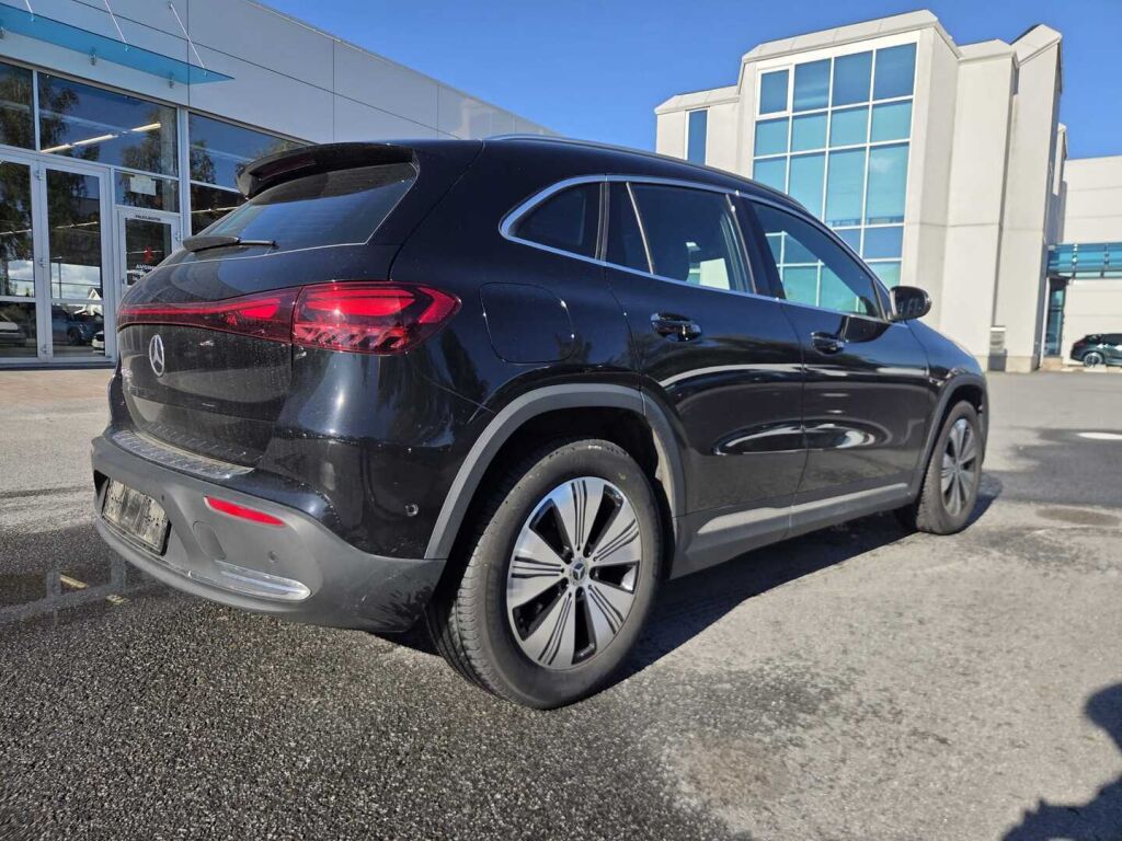 Mercedes-Benz EQA 2025 Musta (Night Black)
