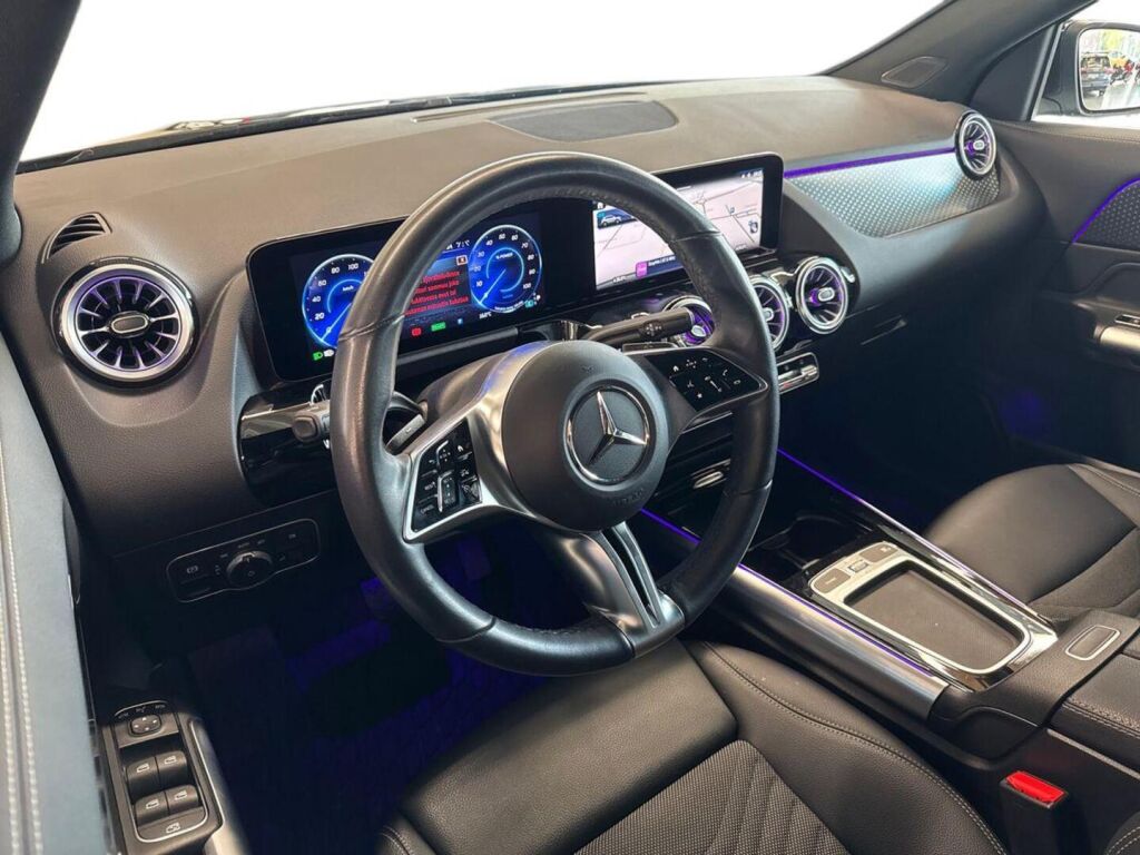 Mercedes-Benz EQA 2025 Musta (Night Black)