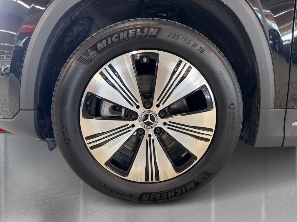 Mercedes-Benz EQA 2025 Musta (Night Black)