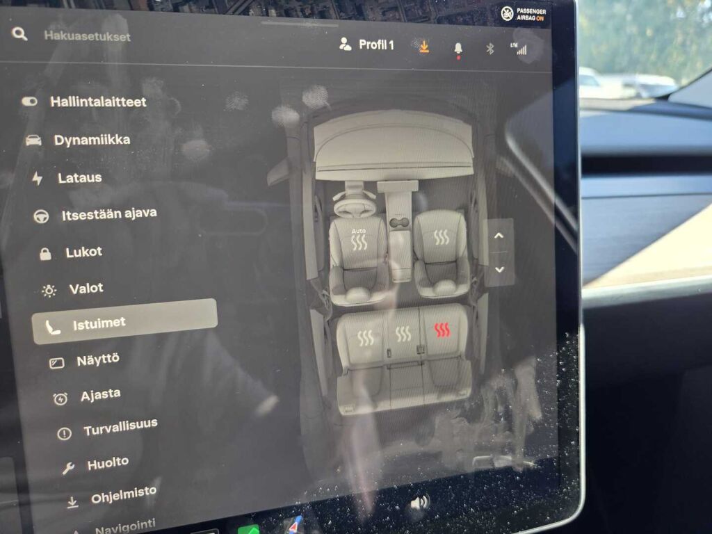 Tesla Model Y 2023 Sininen (Deep Blue)