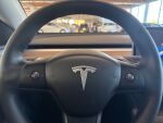 Tesla Model Y 2023 Sininen (Deep Blue)