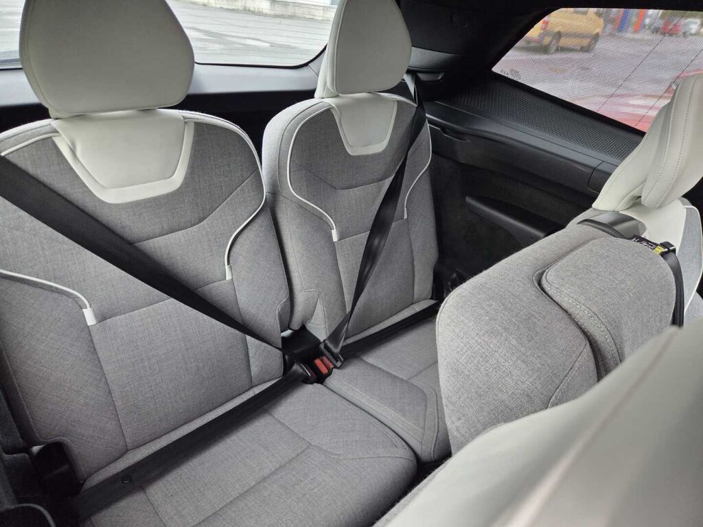 Volvo EX90 2025 Harmaa (Vapour Grey)