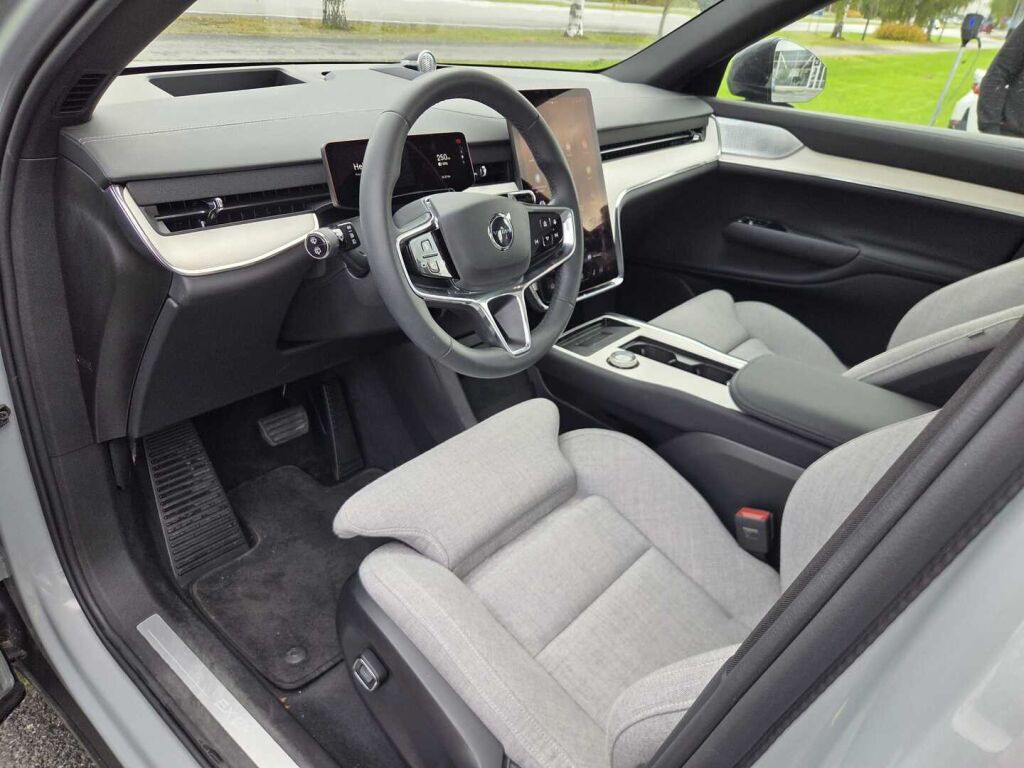 Volvo EX90 2025 Harmaa (Vapour Grey)