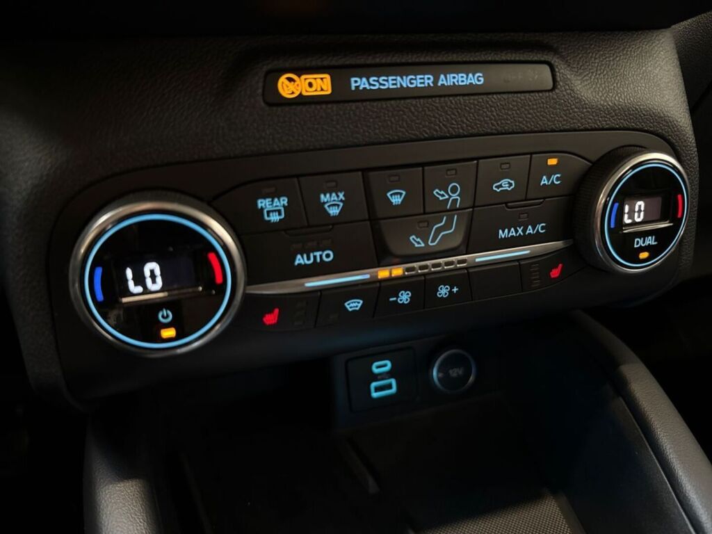 Ford Kuga 2021 Harmaa