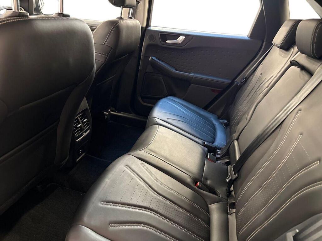 Ford Kuga 2021 Harmaa