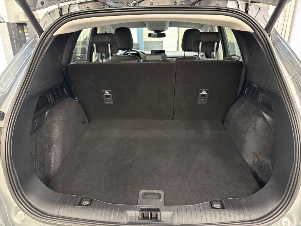 Ford Kuga 2021 Harmaa