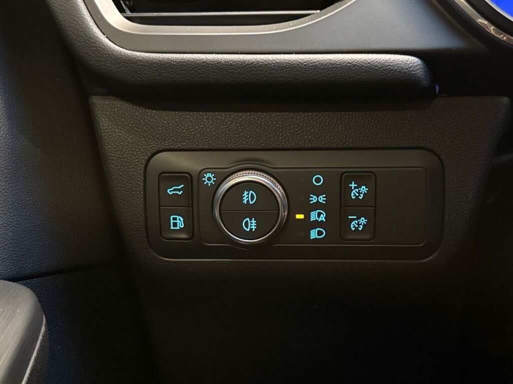 Ford Kuga 2021 Harmaa