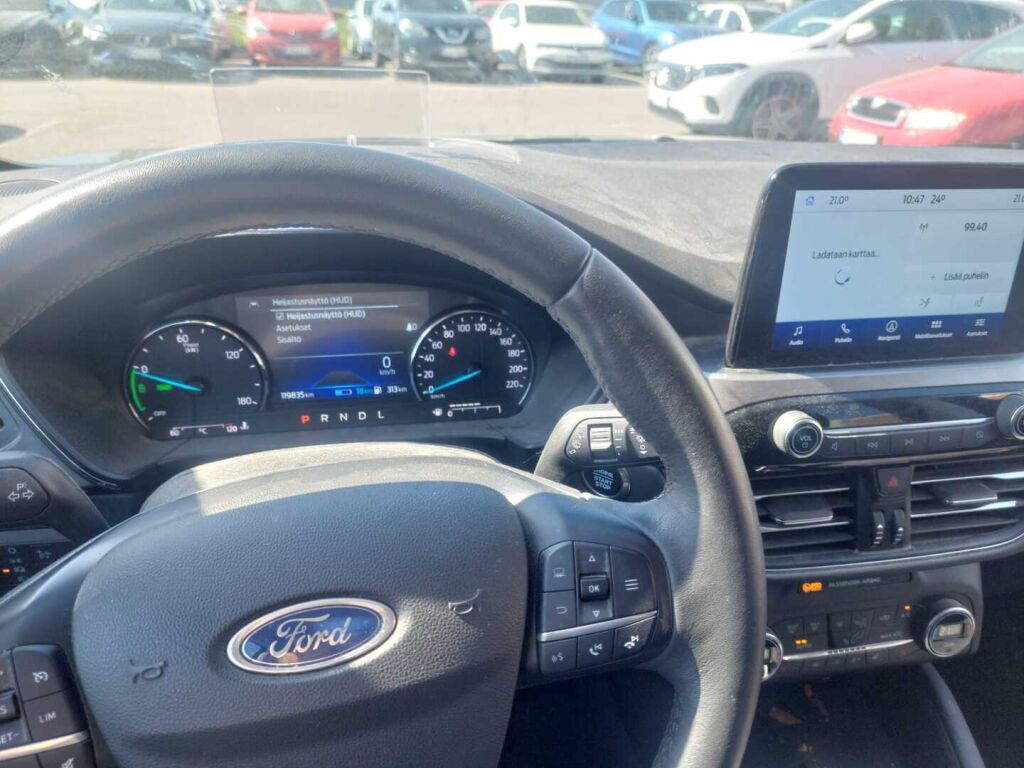Ford Kuga 2021 Musta