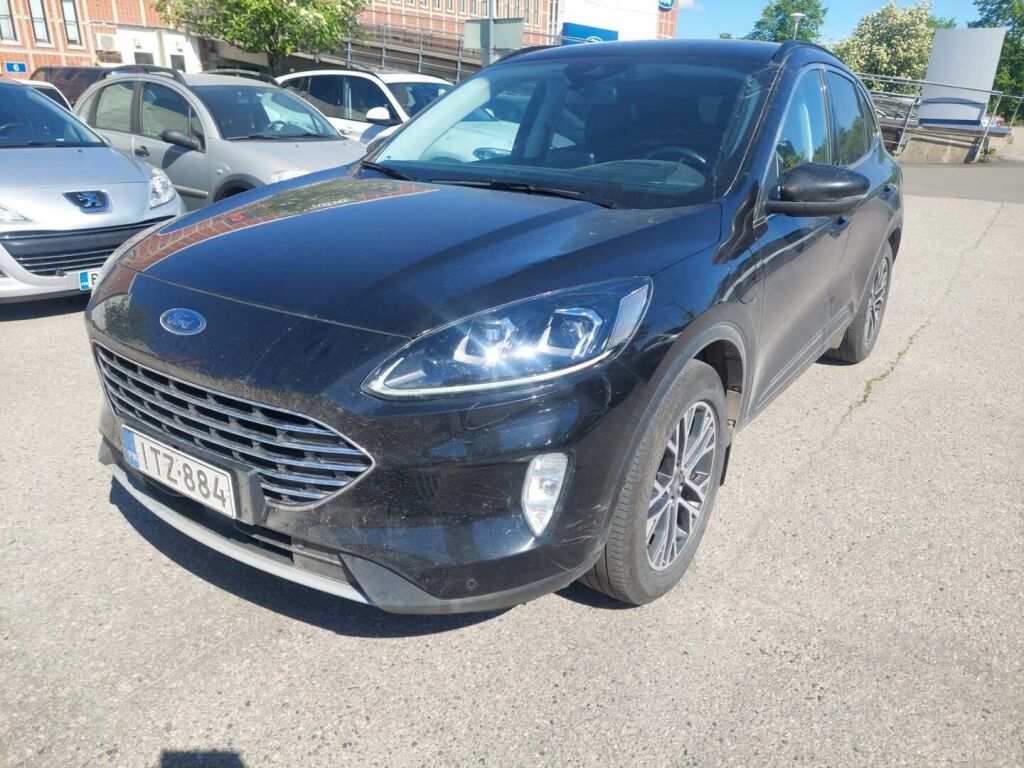 Ford Kuga 2021 Musta