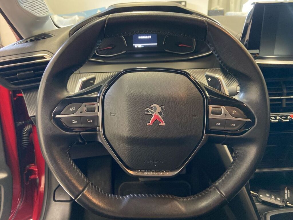 Peugeot 208 2020 Punainen