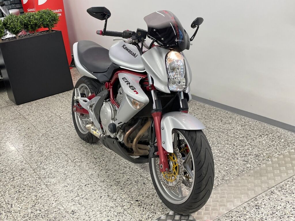 Kawasaki ER-6n 2006 Musta