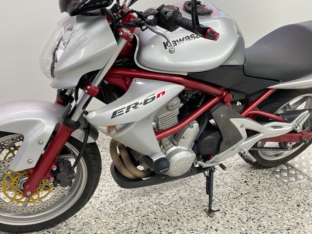 Kawasaki ER-6n 2006 Musta