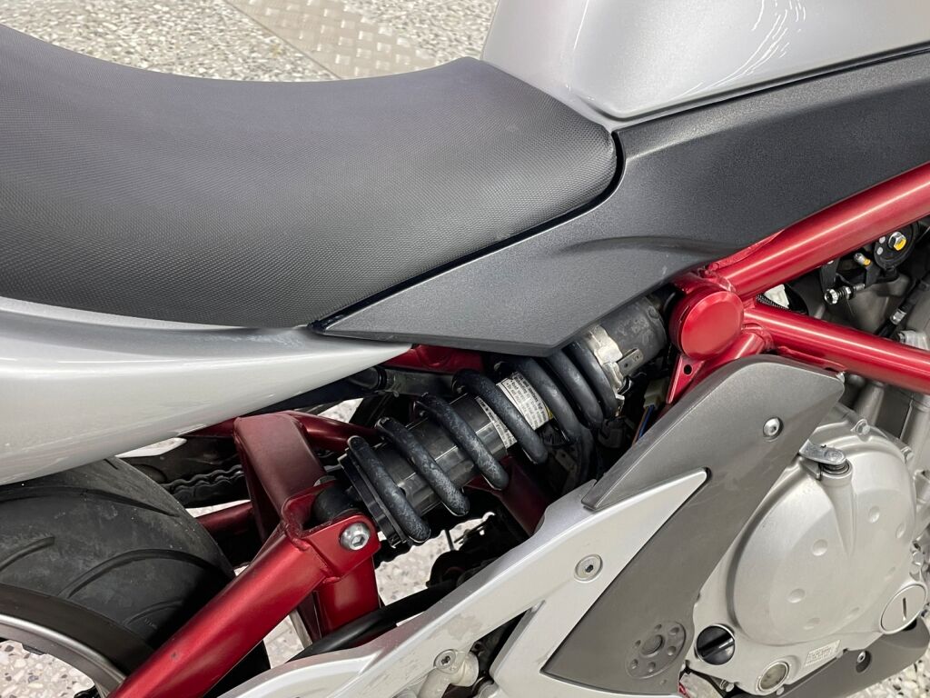 Kawasaki ER-6n 2006 Musta