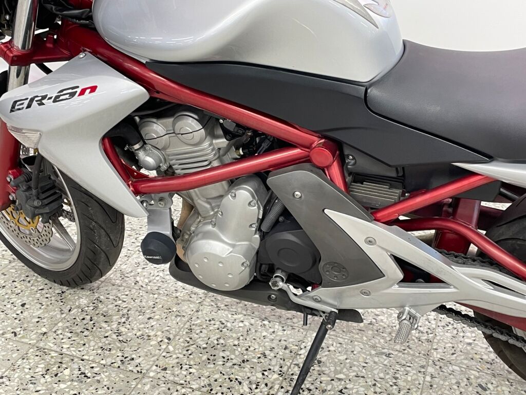 Kawasaki ER-6n 2006 Musta