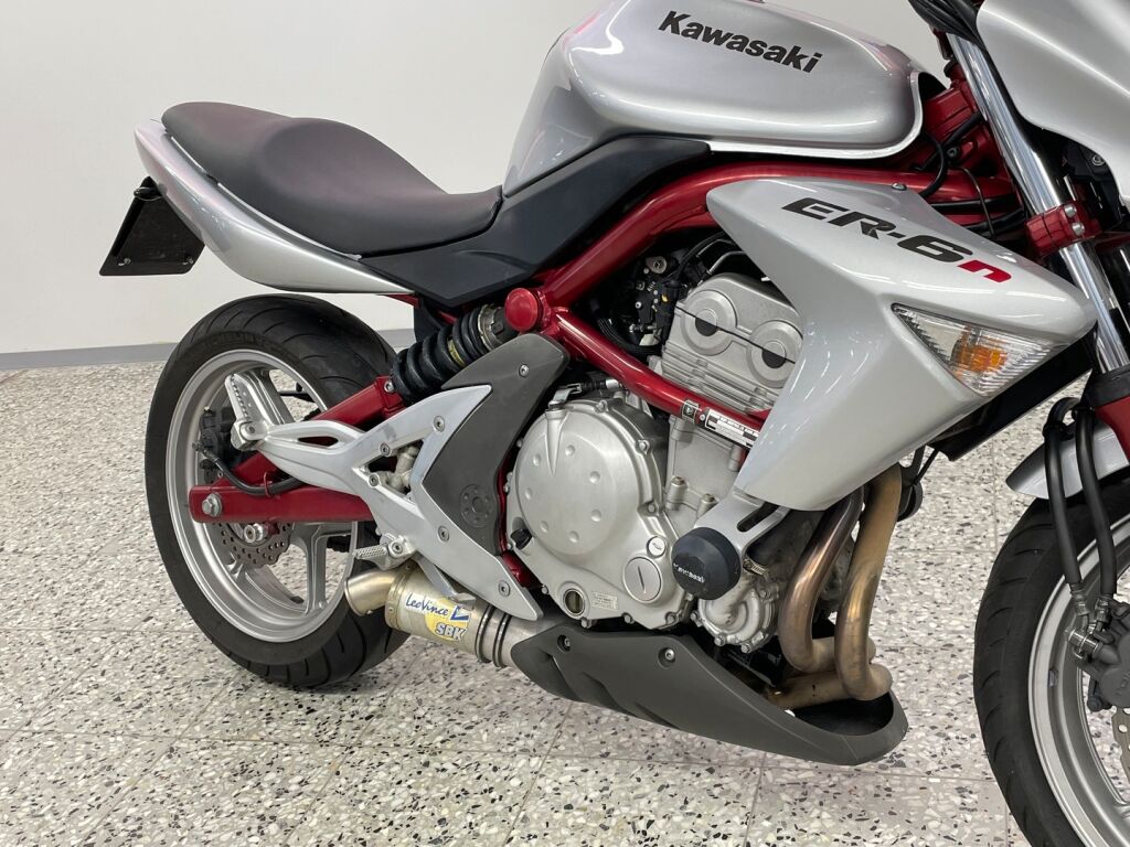 Kawasaki ER-6n 2006 Musta