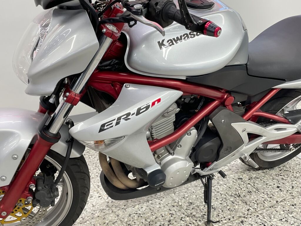 Kawasaki ER-6n 2006 Musta