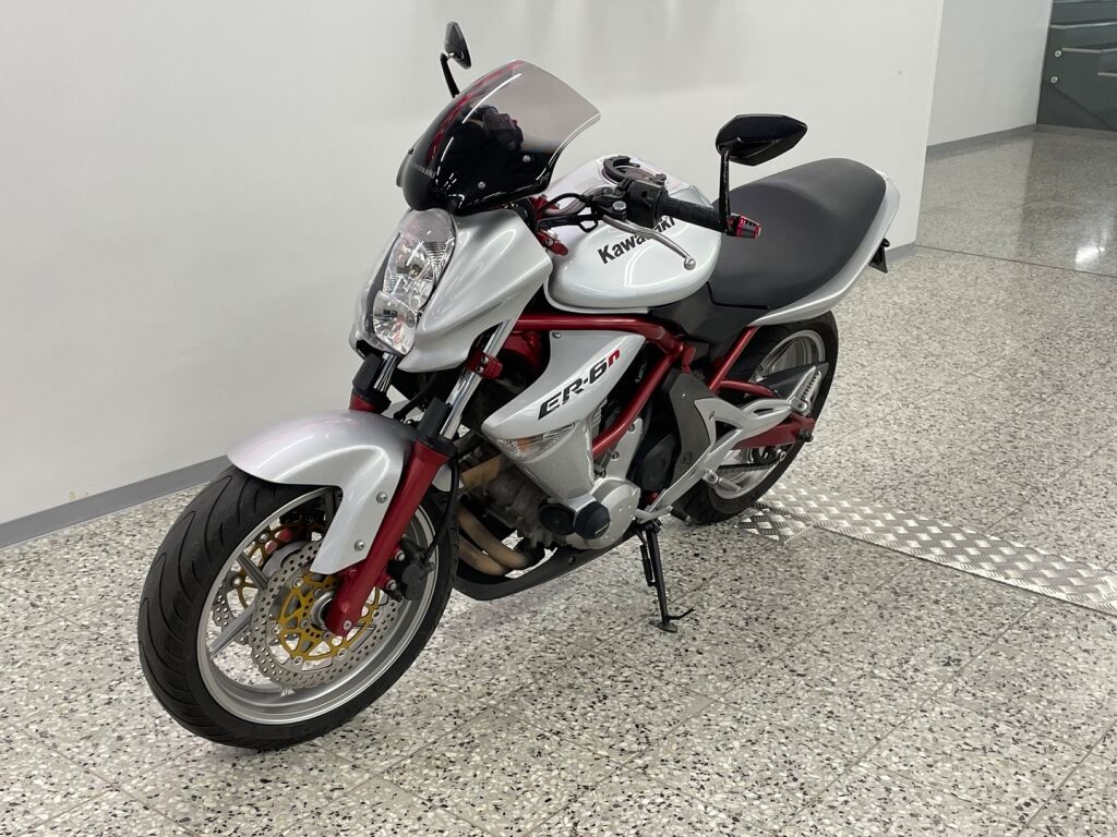 Kawasaki ER-6n 2006 Musta
