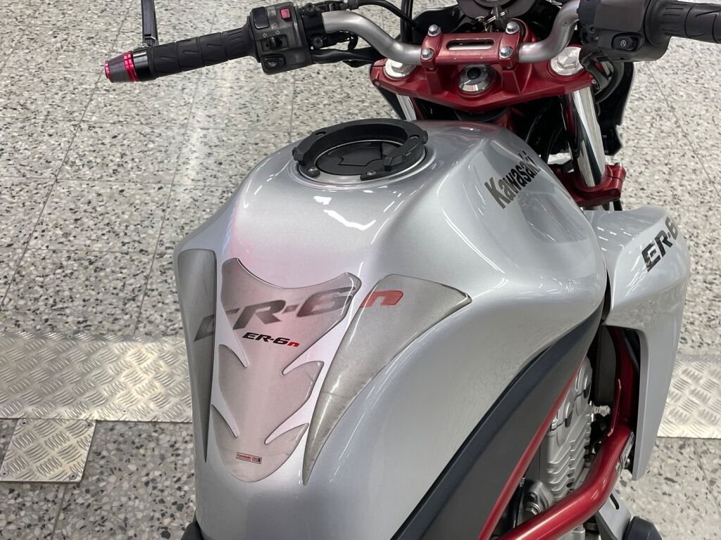 Kawasaki ER-6n 2006 Musta
