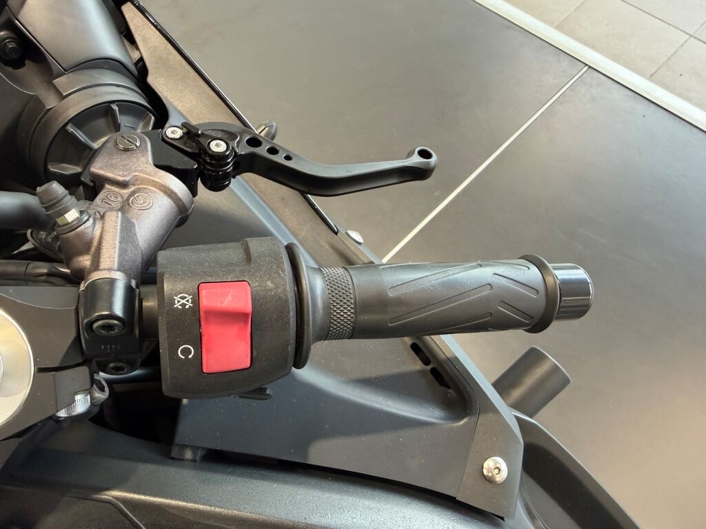 Yamaha YZF-R6 2006 AY V 197