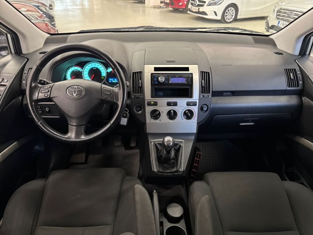 Toyota Corolla Verso 2006 Hopea