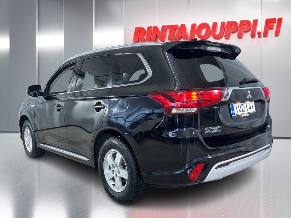 Mitsubishi Outlander PHEV 2021 Musta