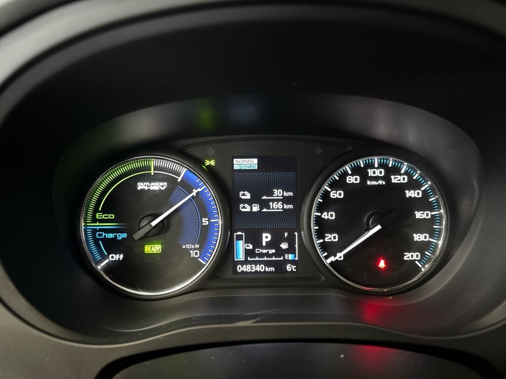 Mitsubishi Outlander PHEV 2021 Musta