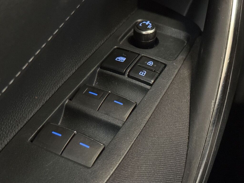 Toyota Corolla 2020 Musta