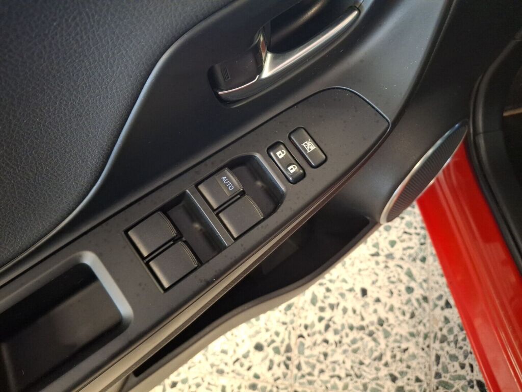 Toyota Yaris 2020 Punainen