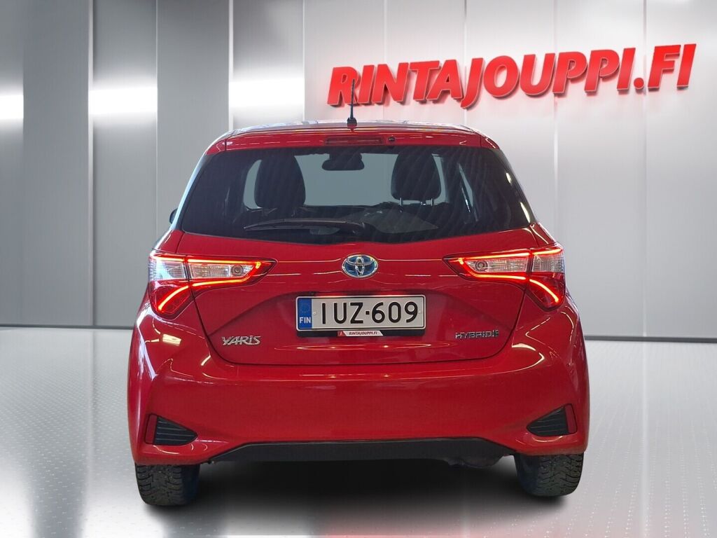 Toyota Yaris 2020 Punainen