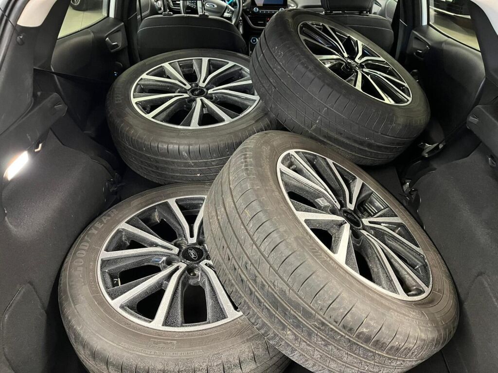 Ford Puma 2021 Valkoinen