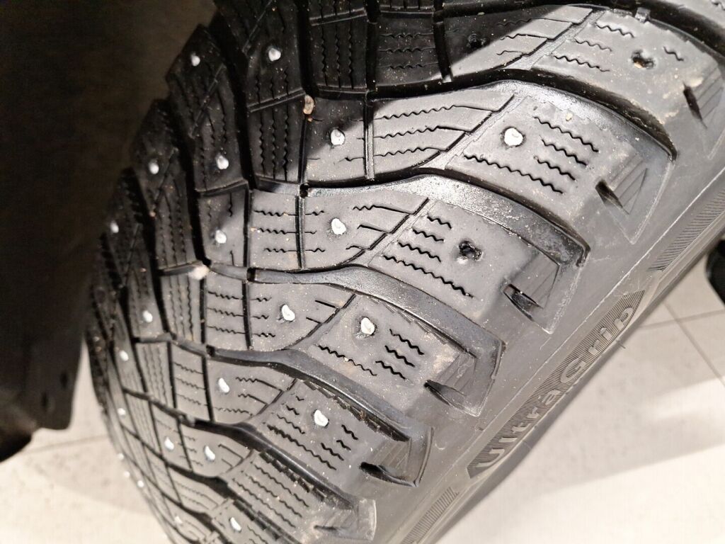 Ford Kuga 2021 Sininen