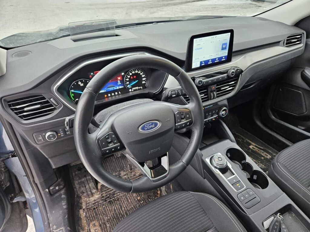 Ford Kuga 2021 Sininen