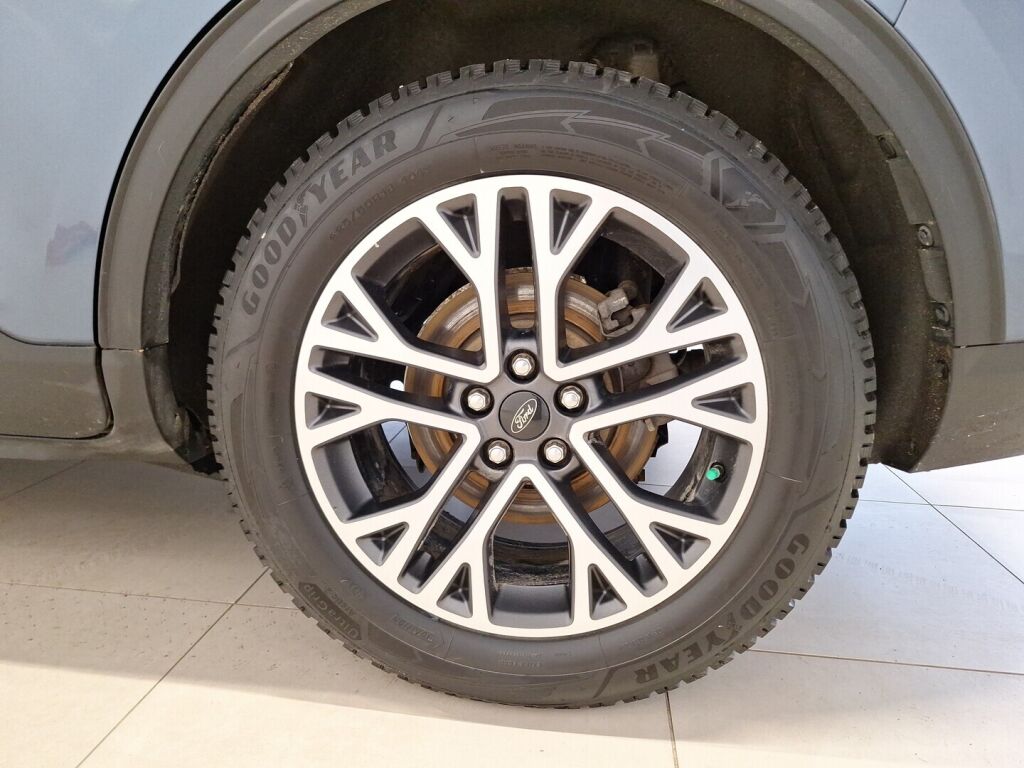 Ford Kuga 2021 Sininen