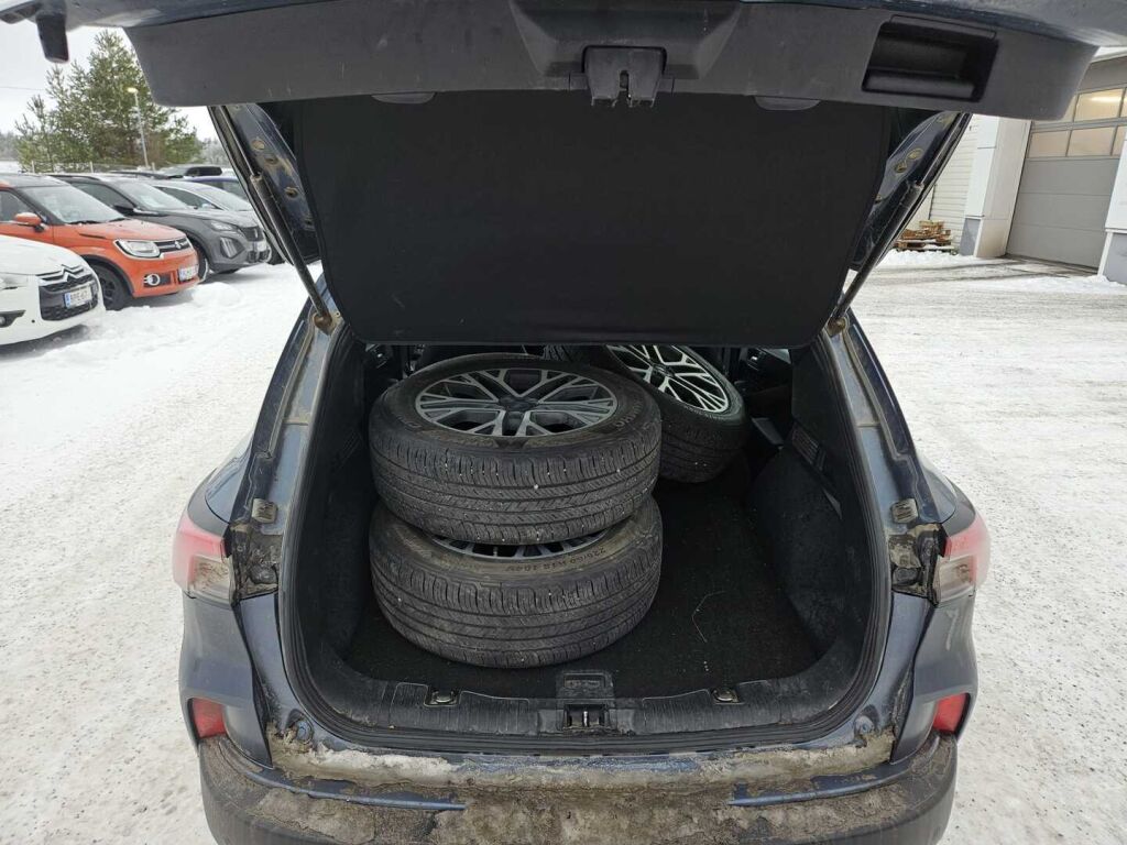 Ford Kuga 2021 Sininen